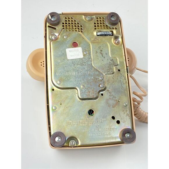 Vintage Western Electric Bell System Touch Tone Desk Telephone Beige 2500DM AG23 - Picture 9 of 9